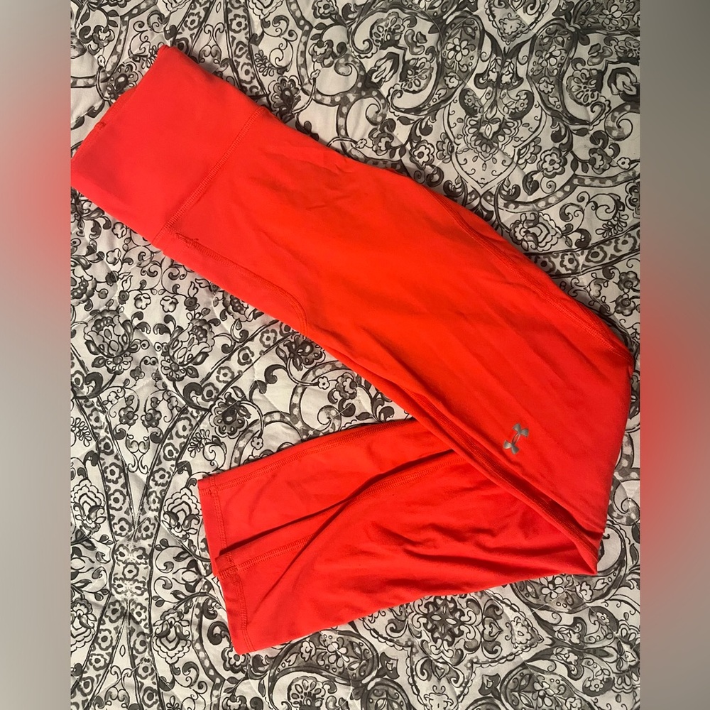 Size medium GUC bright melon leggings long length UA